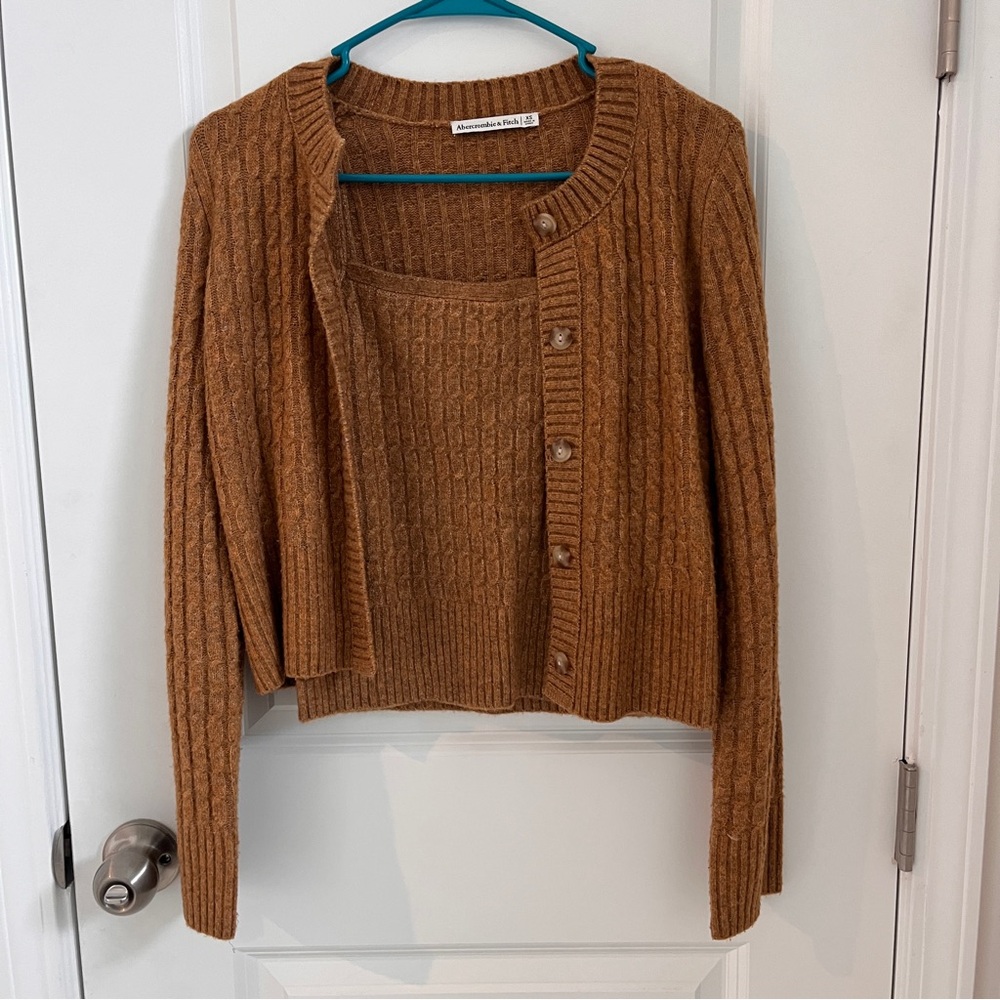 Abercrombie Camel Cable Knit Sweater Set